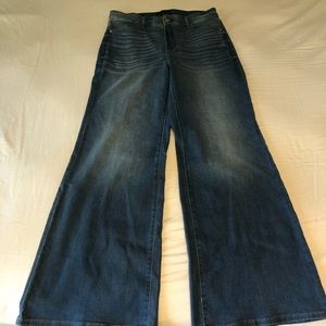 High Rise, Wide Leg, Everyday Soft jeans